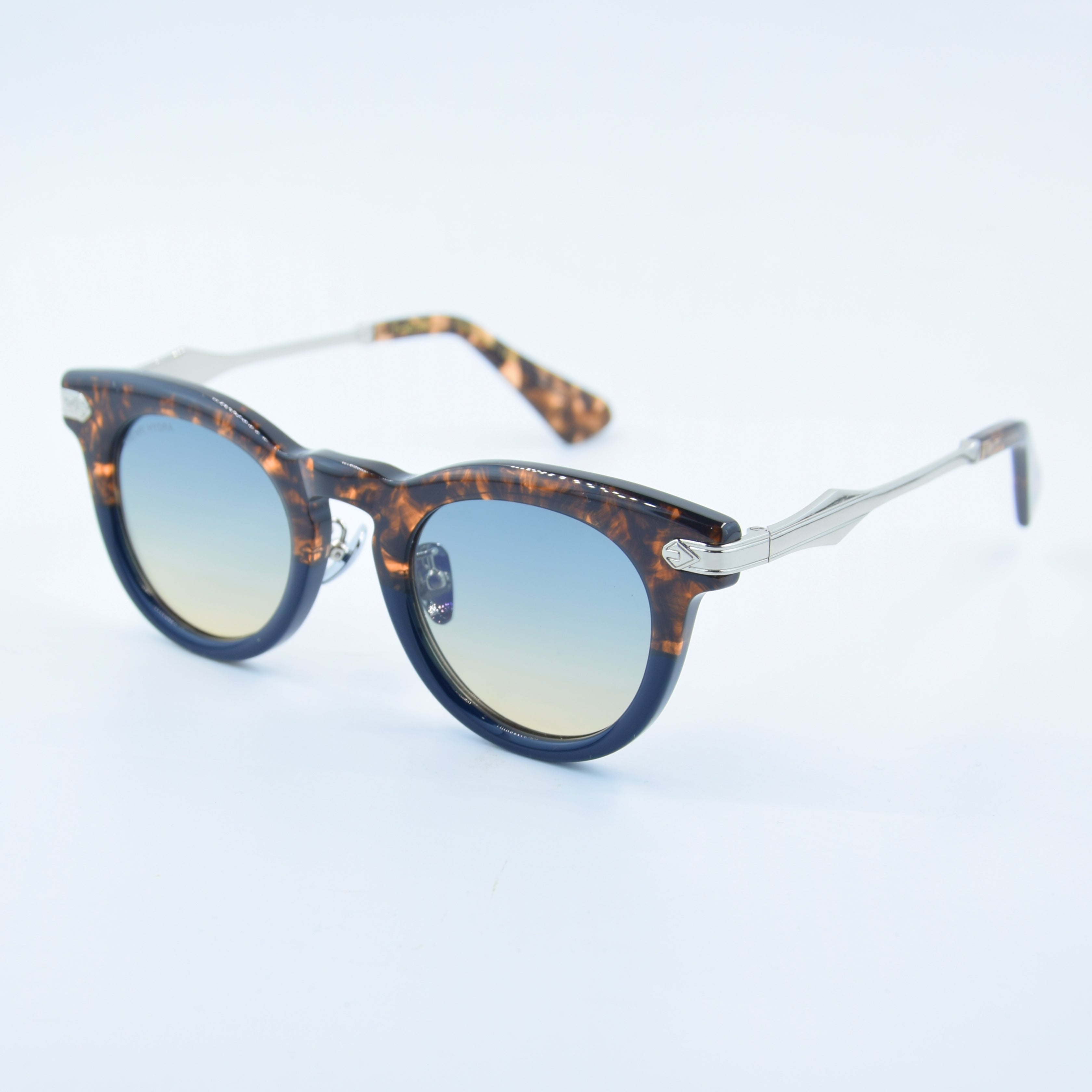 SOLAIRE: Thenri Carbon 1 of 199 002