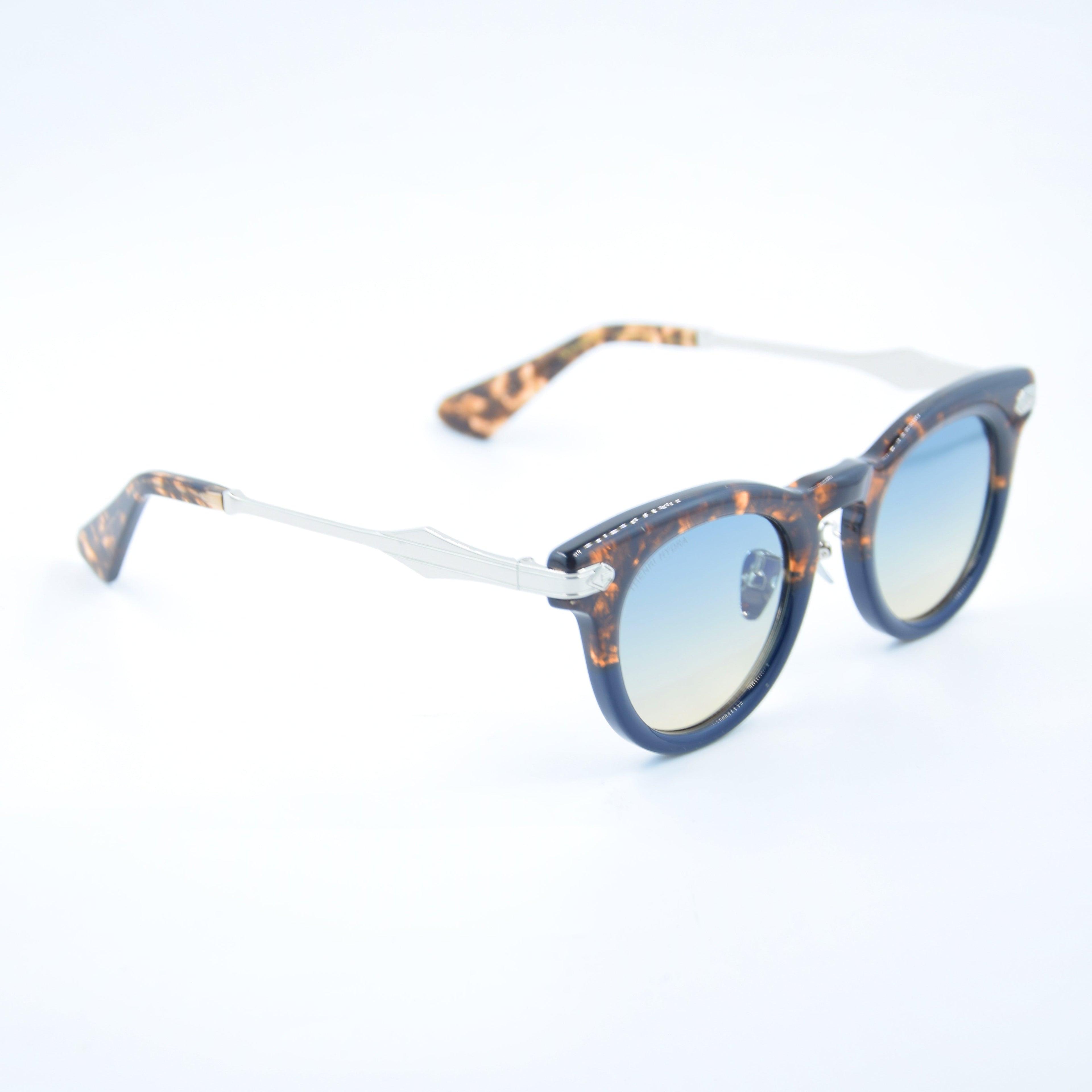 SOLAIRE: Thenri Carbon 1 of 199 002