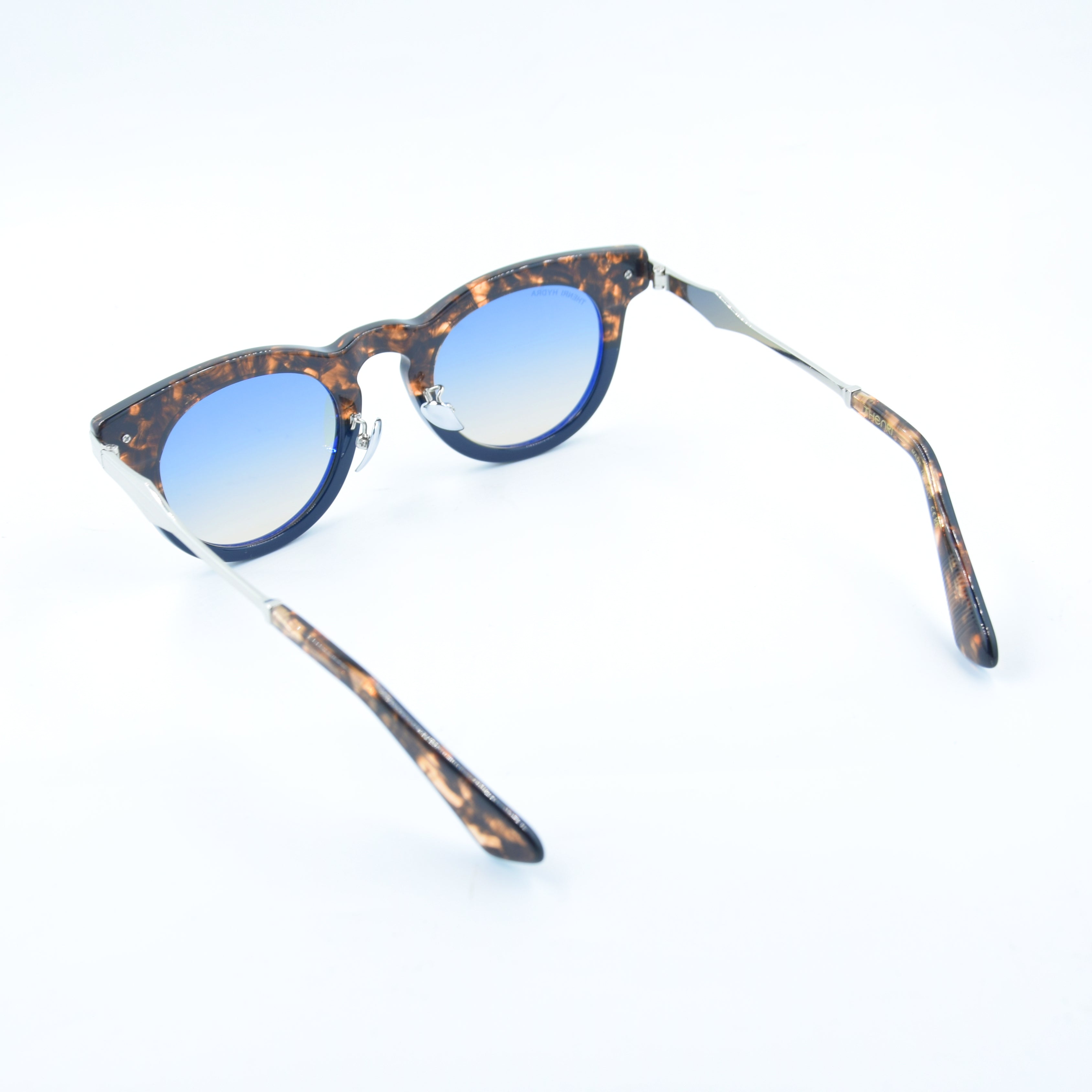 SOLAIRE: Thenri Carbon 1 of 199 002