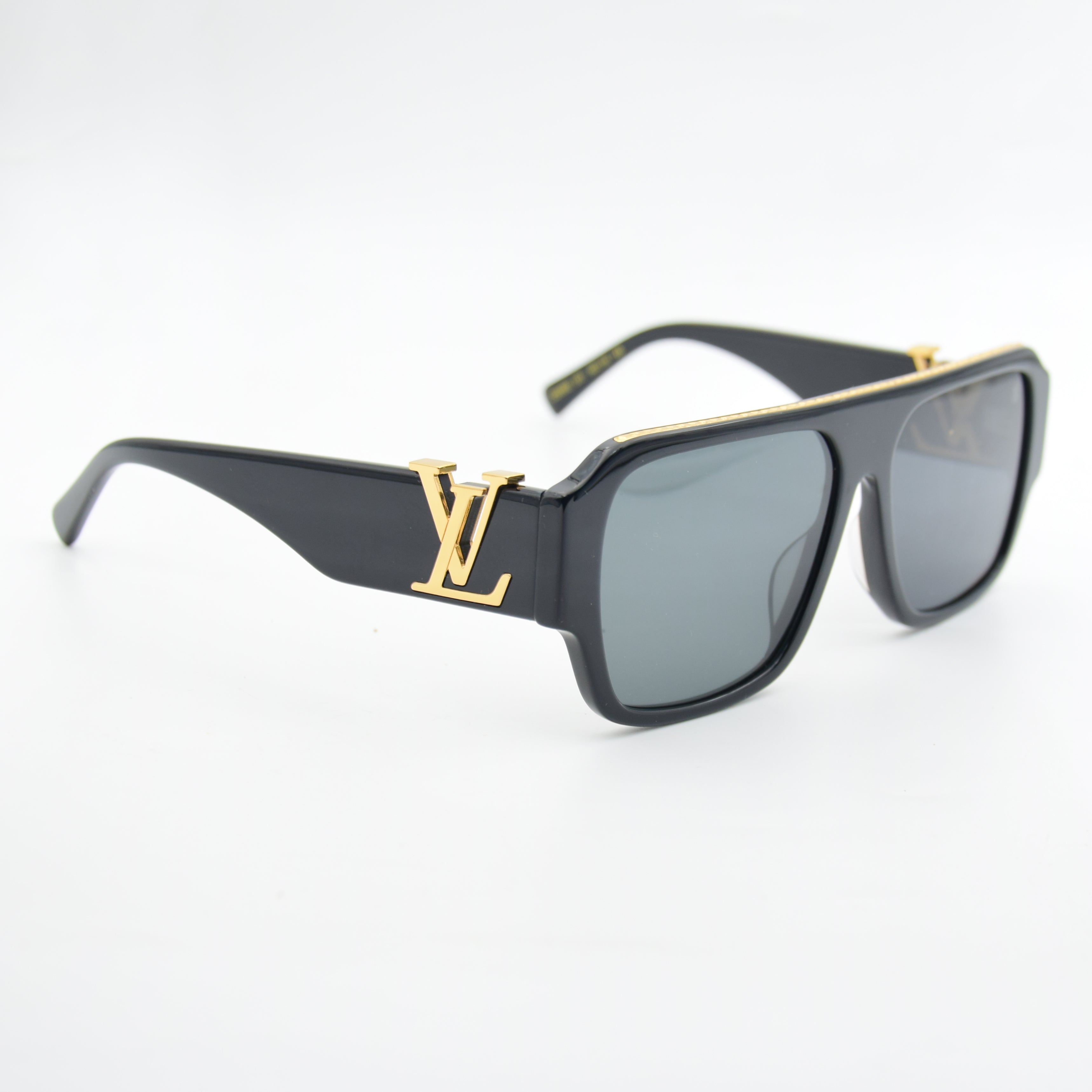 SOLAIRE: LUIS VUITTON Z2686E BLACK